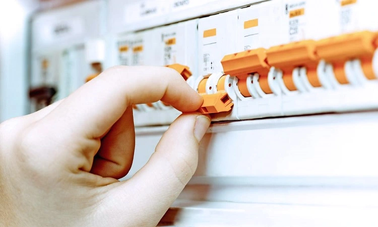 Dalgıç Pompa Neden Sigorta Attırıyor